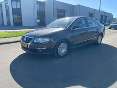 Volkswagen Passat - 2.0 FSI Comfortline BJ 2006 AUTOMAAT AIRCO Goed onderhouden