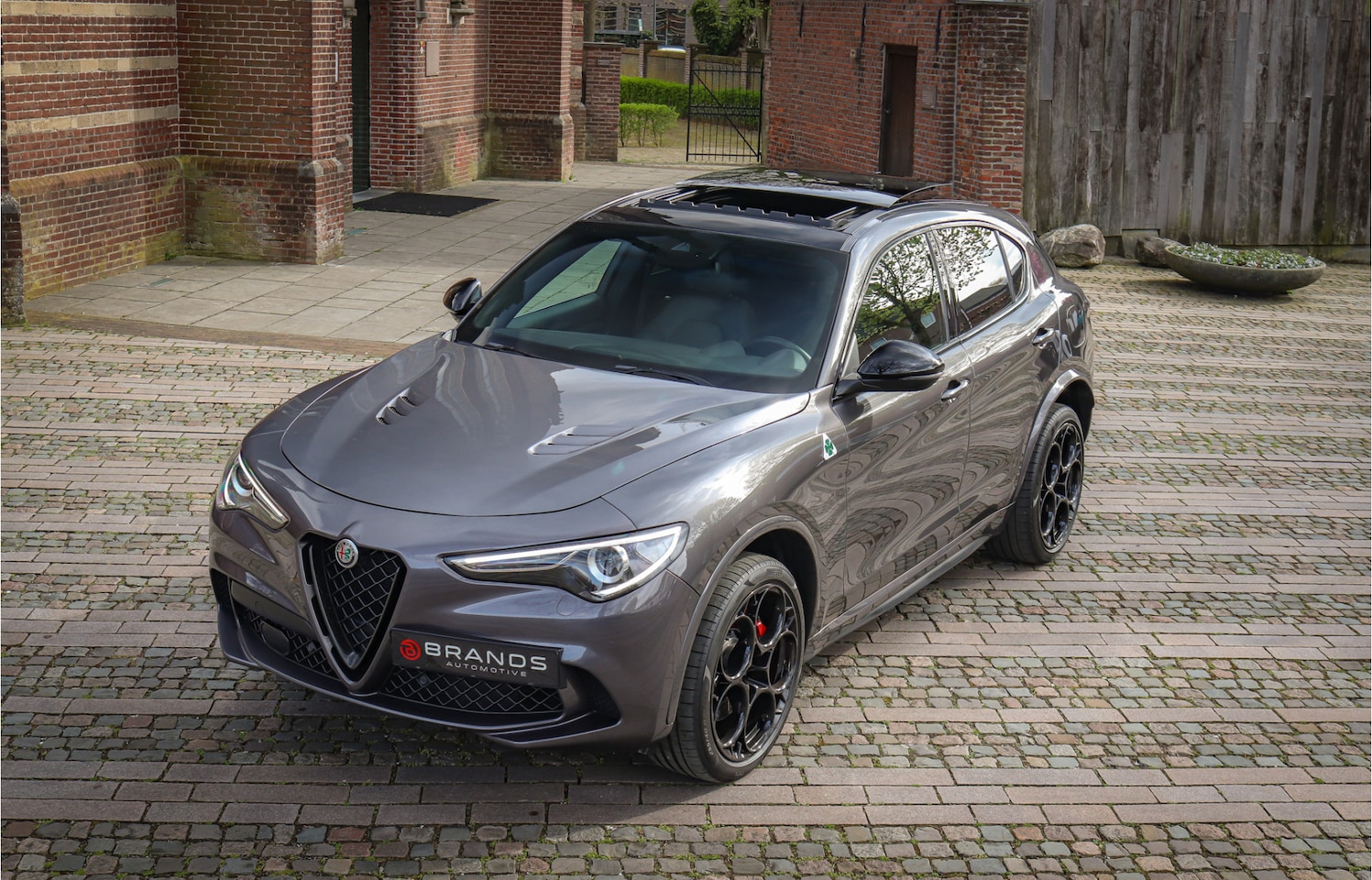 Alfa Romeo Stelvio - 2.9 V6 Quadrifoglio Q4 1e eig Full option Garantie - AutoWereld.nl