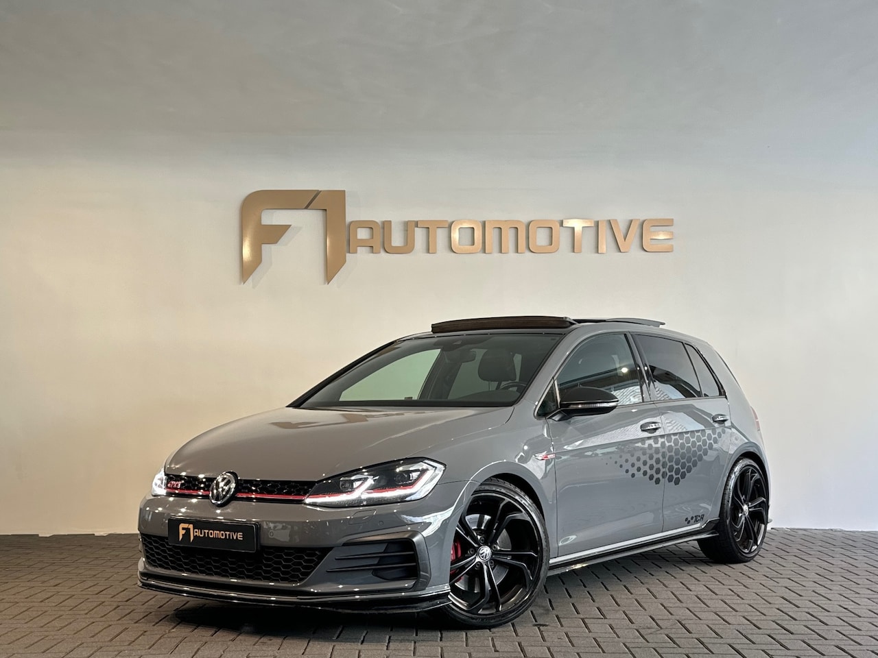 Volkswagen Golf - 2.0 TSI GTI TCR Pano|Sterrenhemel|Camera|ACC - AutoWereld.nl