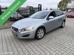 Volvo V60 - 2.0 D3 goed onderhouden nette auto zeer mooi
