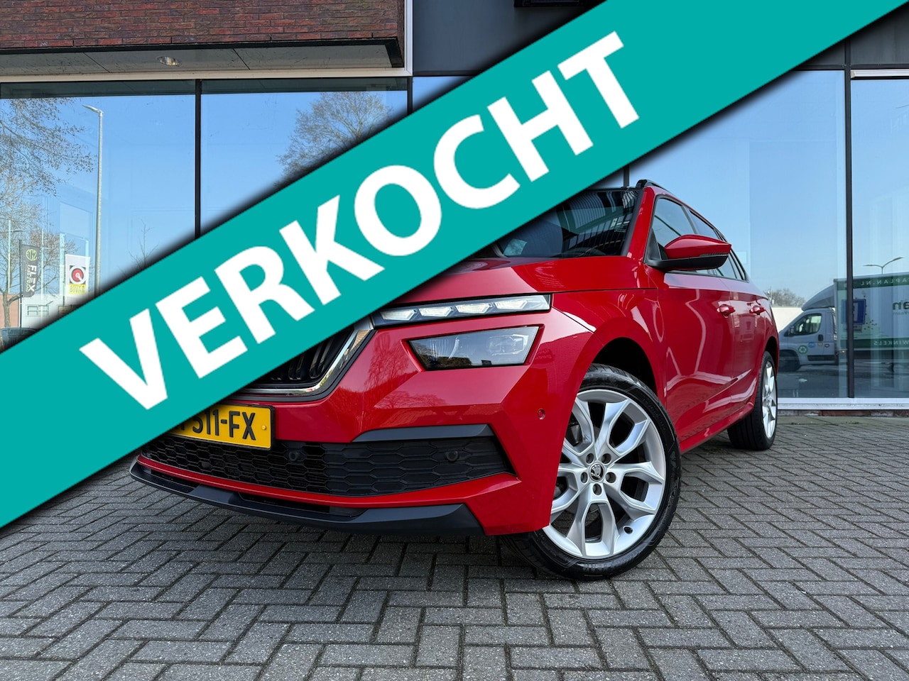 Skoda Kamiq - 1.0 TSI Sport Business - Automaat - Navi - Panoramadak- Org.NL - AutoWereld.nl