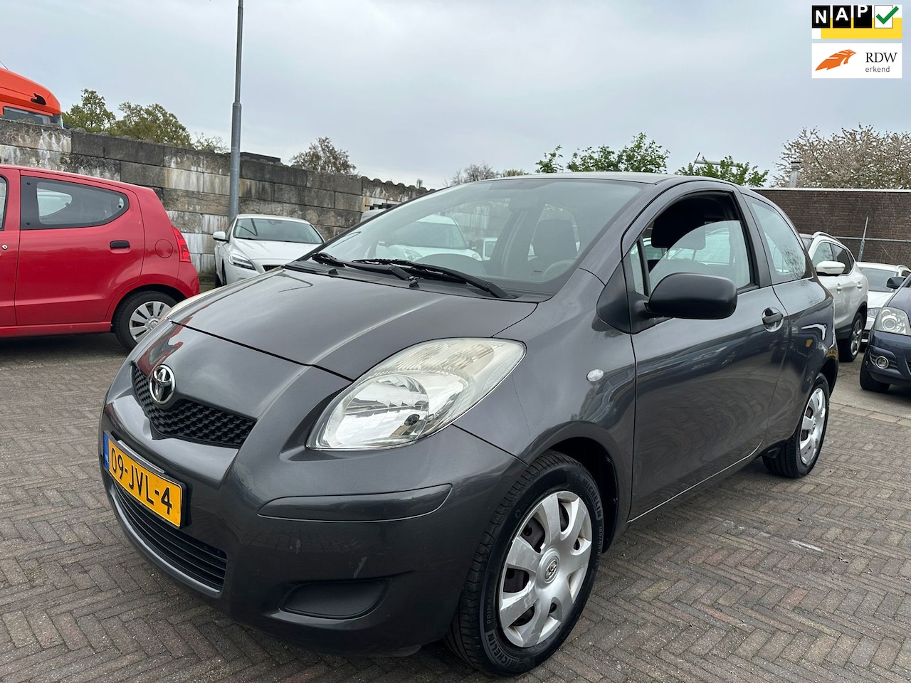 Toyota Yaris - 1.3 VVTi Comfort 1-ste eig/ elektrische ramen/ 6 BAK! - AutoWereld.nl