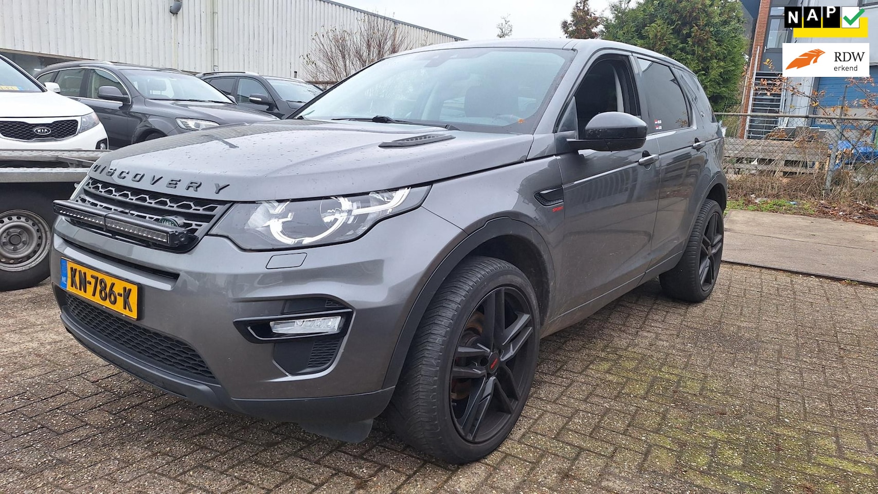 Land Rover Discovery Sport - 2.0 eD4 E-Capability Urban Series Pure 2.0 eD4 E-Capability Urban Series Pure (ketting hoorbaar) - AutoWereld.nl