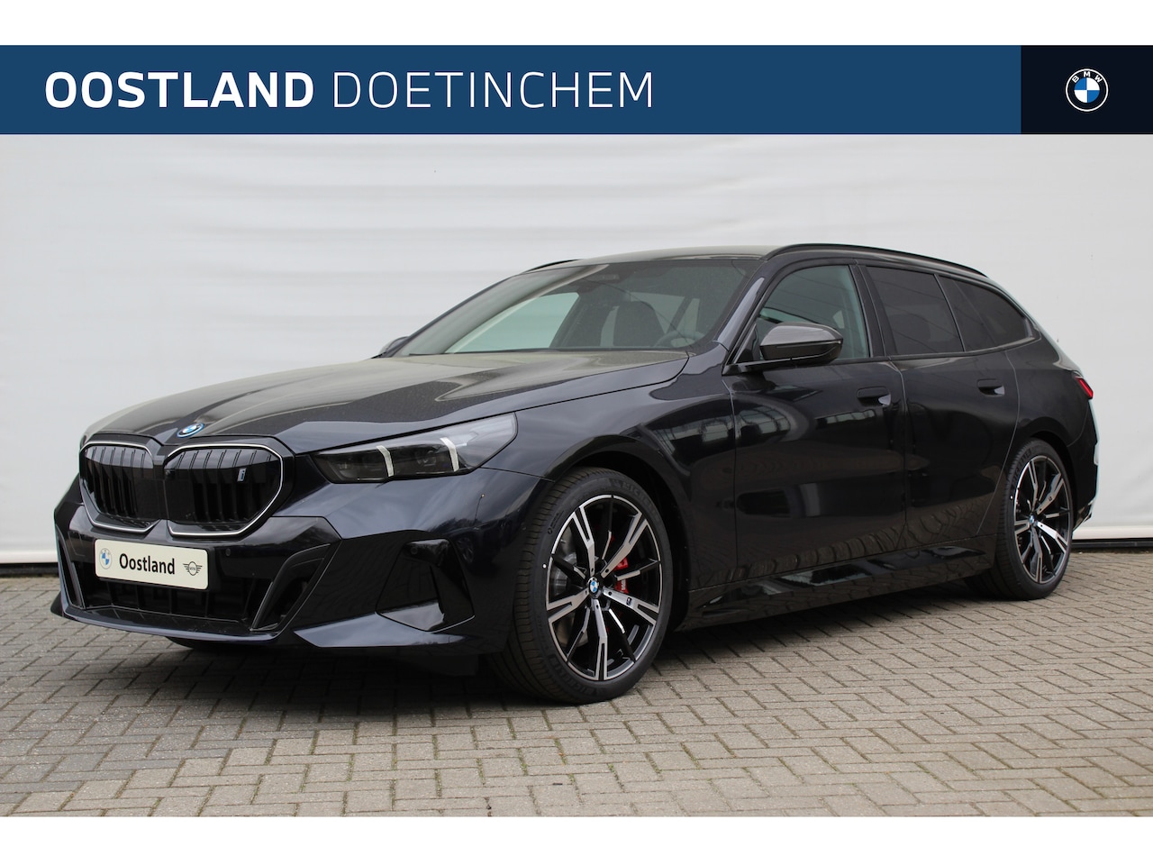 BMW i5 Touring - eDrive40 M Sport / Panoramadak / Trekhaak / Bowers & Wilkins / M Multifunctionele Stoelen - AutoWereld.nl
