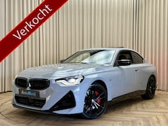 BMW 2-serie Coupé - M240i xDrive *Brooklyn Grey* Schuif-/Kanteldak HUD / Harman/Kardon / Stuurverwarming / Key
