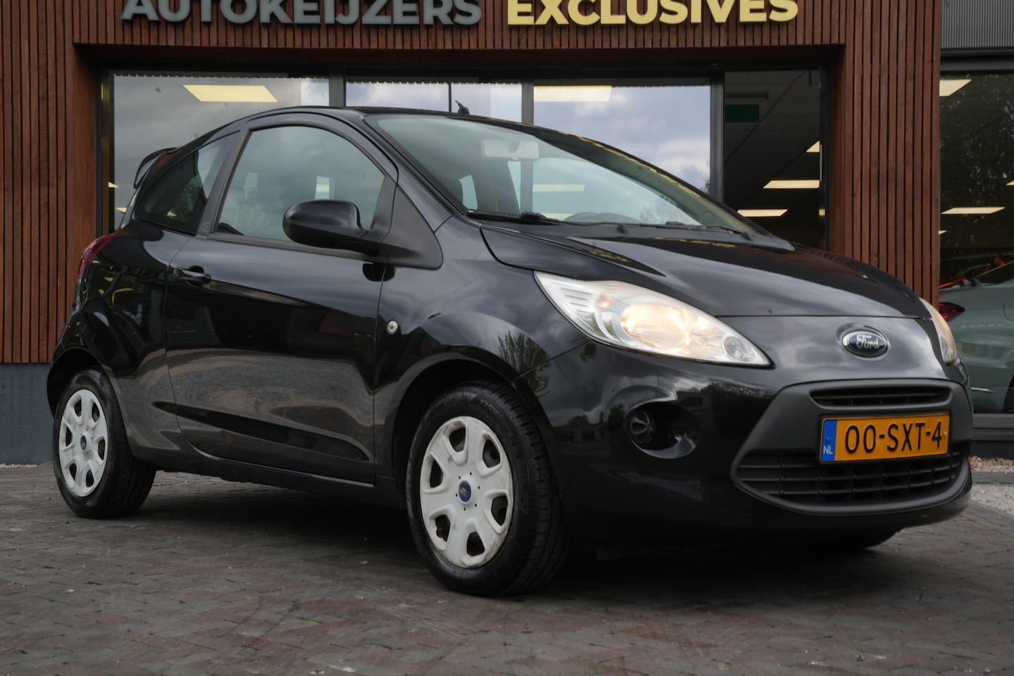 Ford Ka - 1.2 Cool & Sound start/stop Airco Elektrische Ramen Radio/CD - AutoWereld.nl