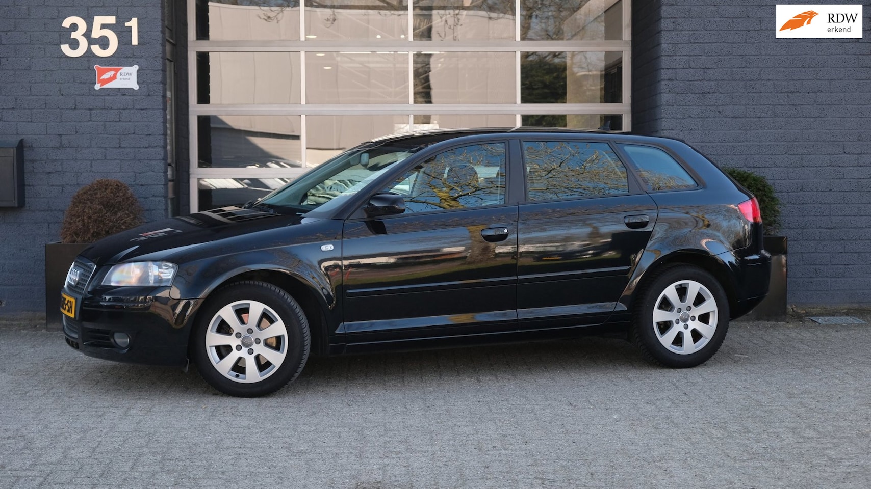 Audi A3 Sportback - 1.8 TFSI Attraction automaat|cruise|leder - AutoWereld.nl