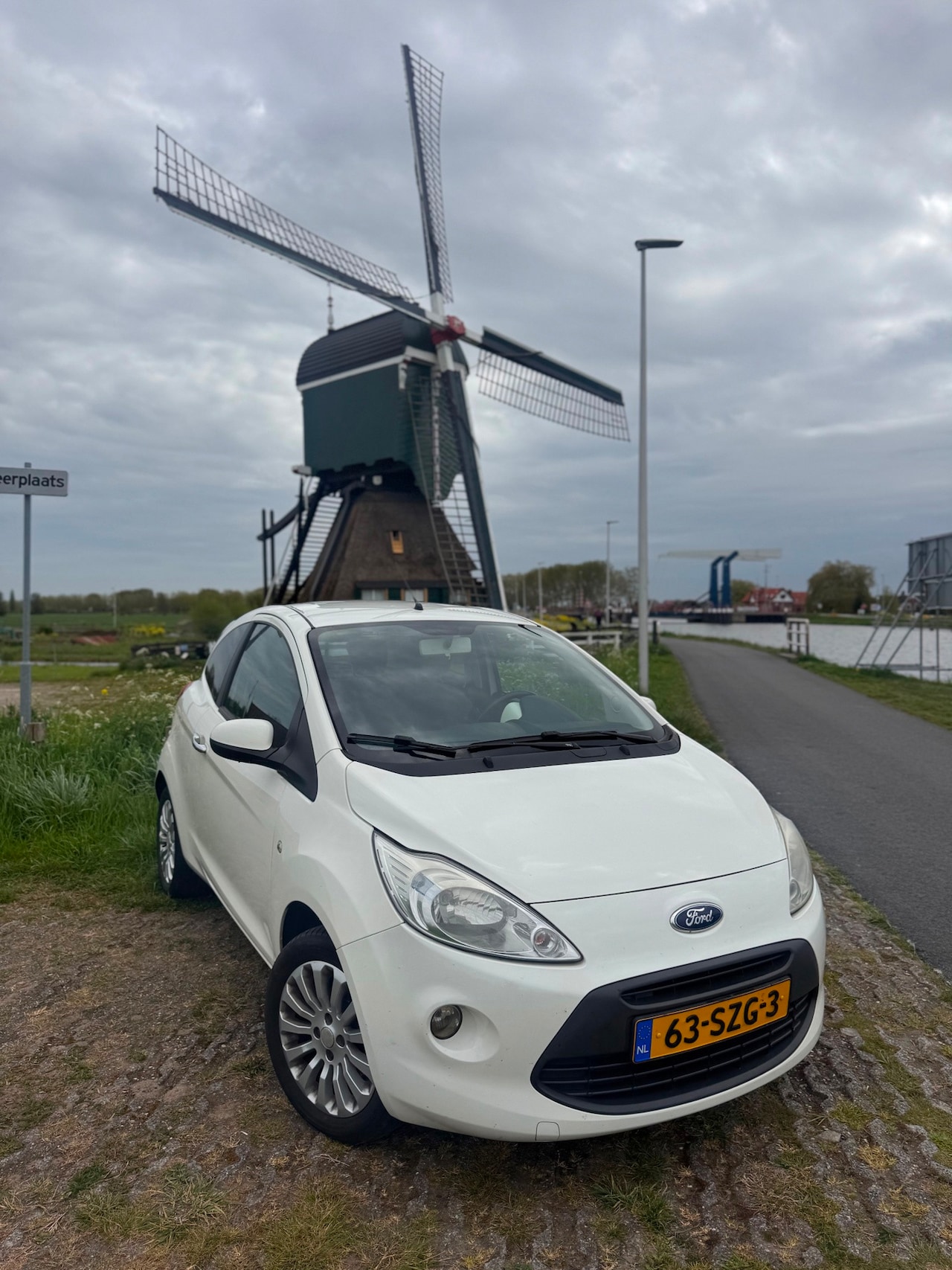 Ford Ka - 1.2 Titanium X start/stop *nieuwe apk* boekjes*airco* - AutoWereld.nl