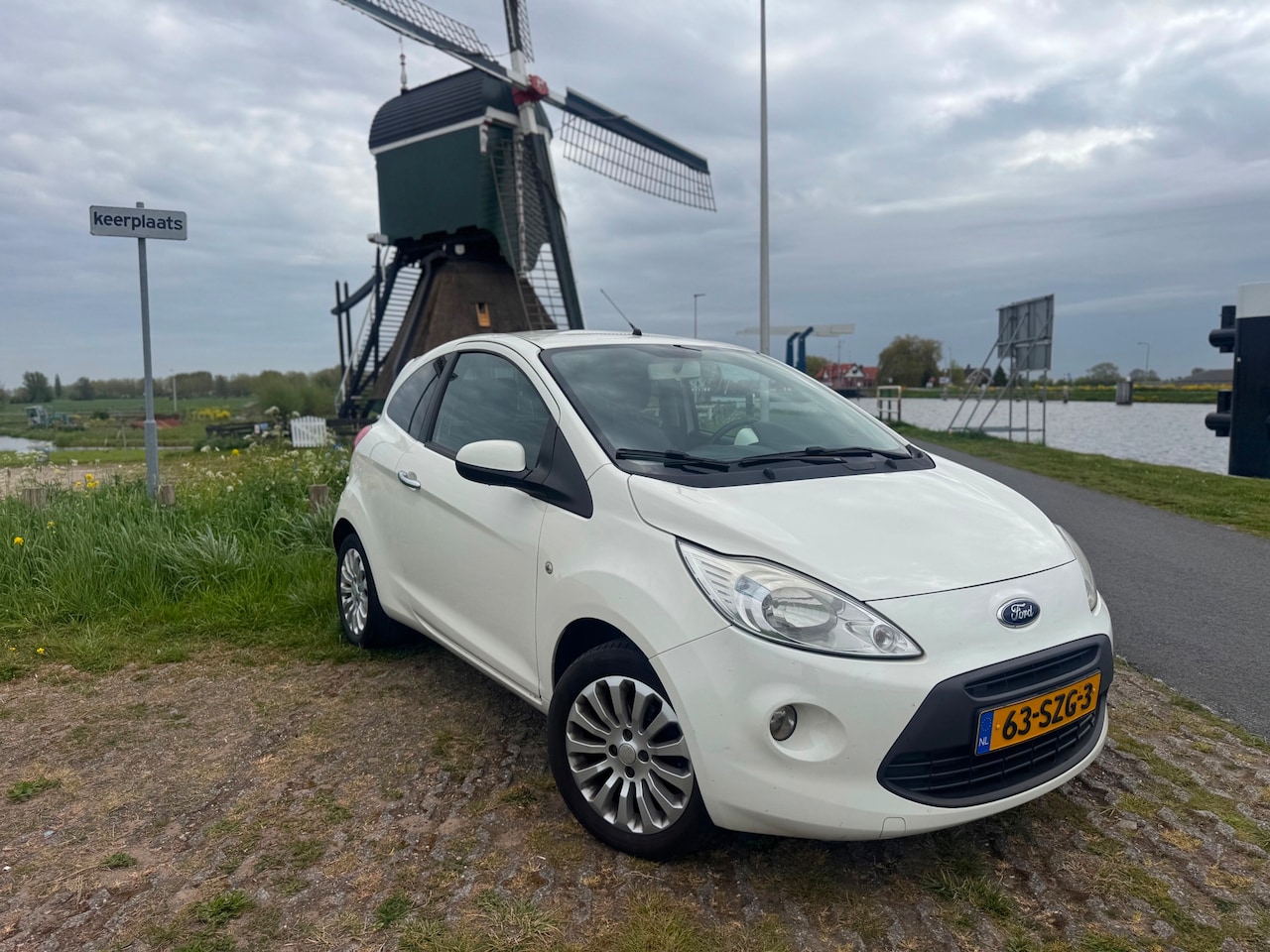 Ford Ka - 1.2 Titanium X start/stop *nieuwe apk* boekjes*airco* - AutoWereld.nl
