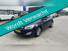 Opel Astra - 1.6 Turbo 180pk Automaat 2e eig. 5-deurs Clima Trekhaak 1500kg