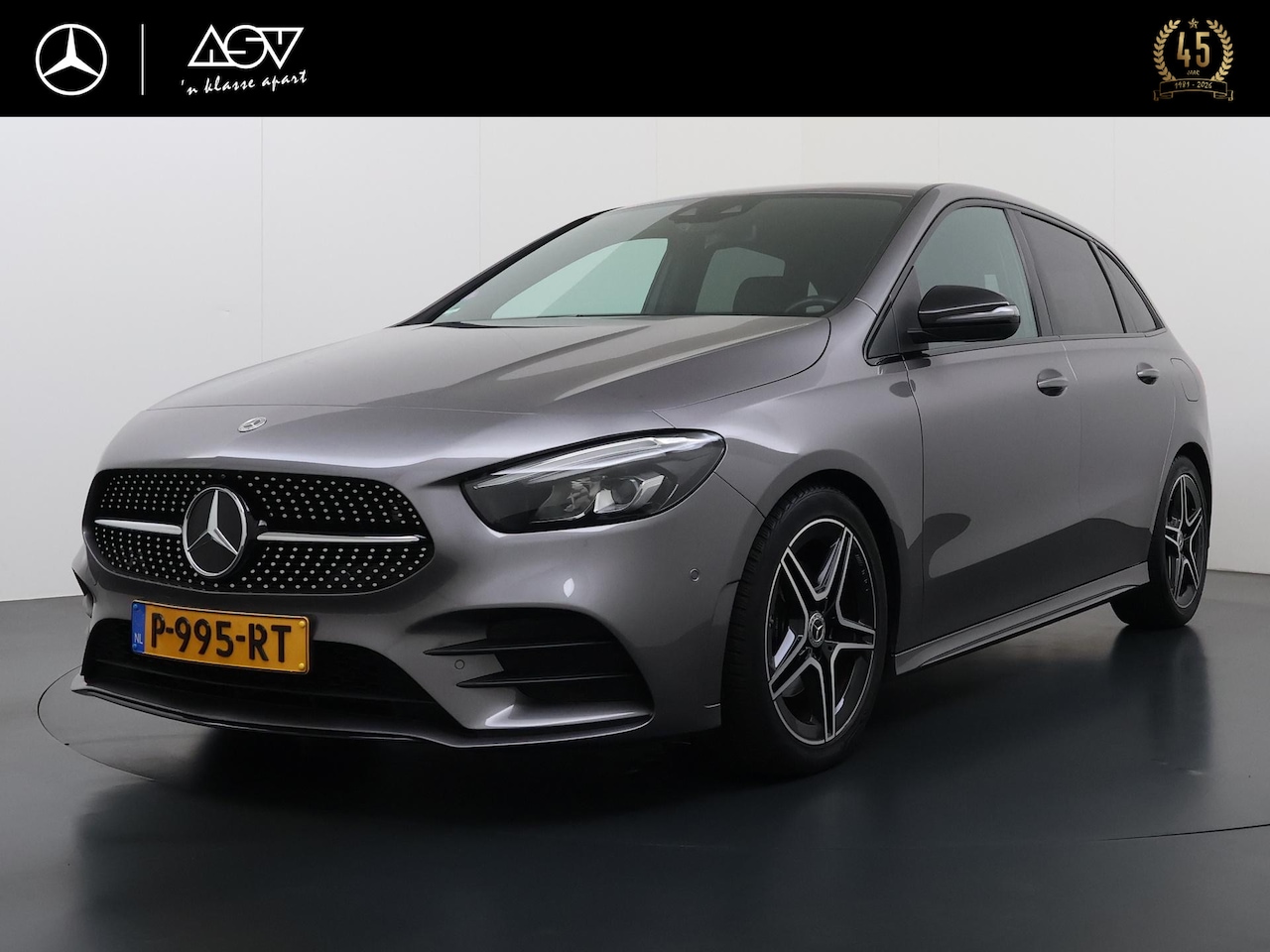 Mercedes-Benz B-klasse - 180 AMG Business Solution | Sfeerverlichting | Achteruitrij Camera | Parkeersensoren Voor - AutoWereld.nl