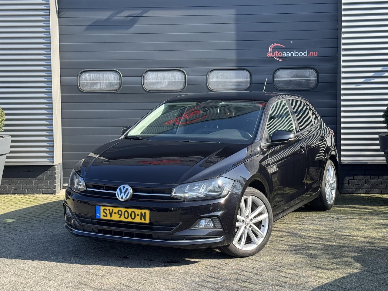 Volkswagen Polo - 1.0 TSI Highline | Navigatie | Adaptive Cruise Control | DAB | Privacy Glass | Climate Con - AutoWereld.nl