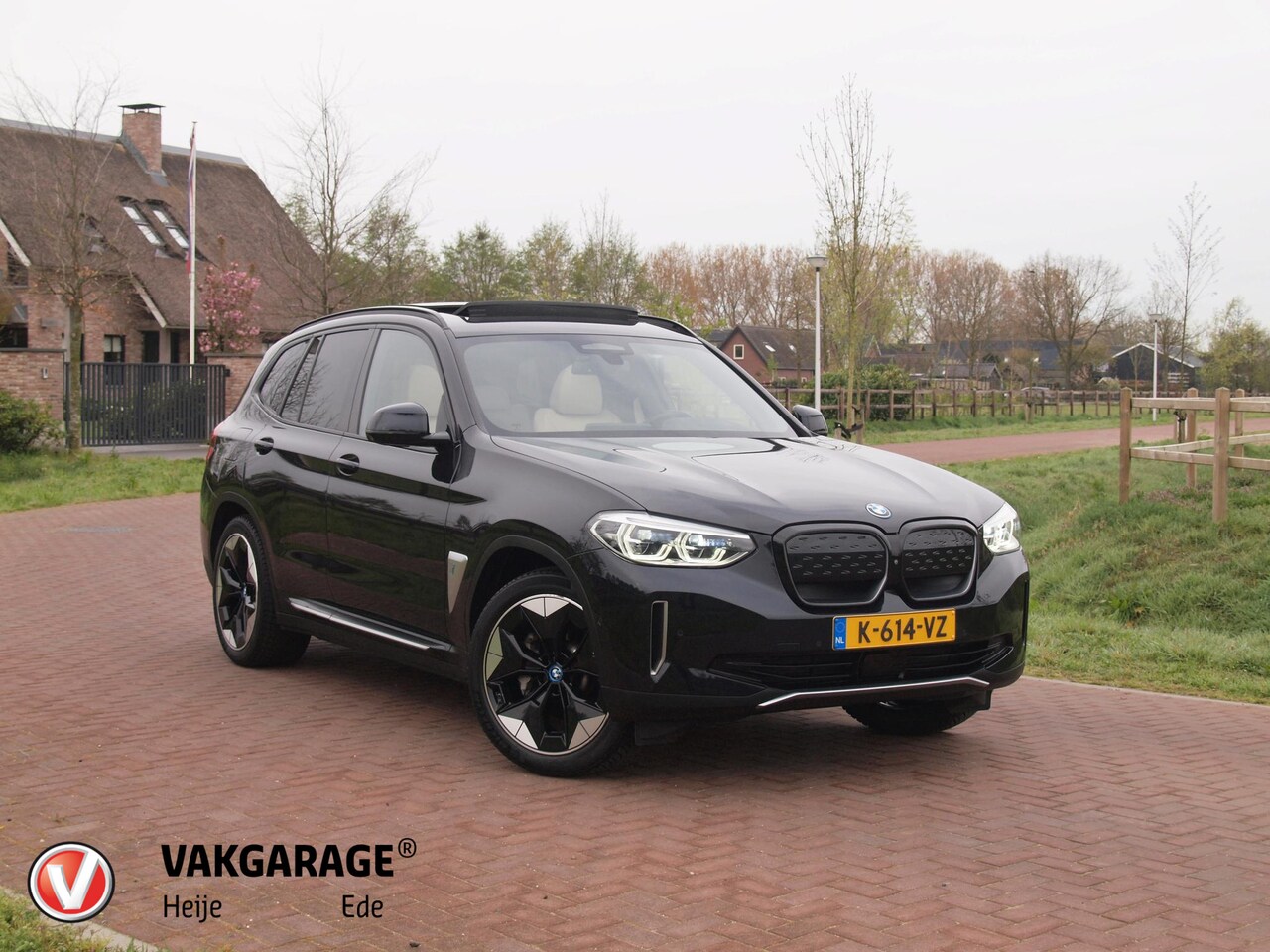 BMW iX3 - High Executive 80 kWh | Panoramadak | Trekhaak | Head-Up Display | 360 Camera | Harman Kar - AutoWereld.nl