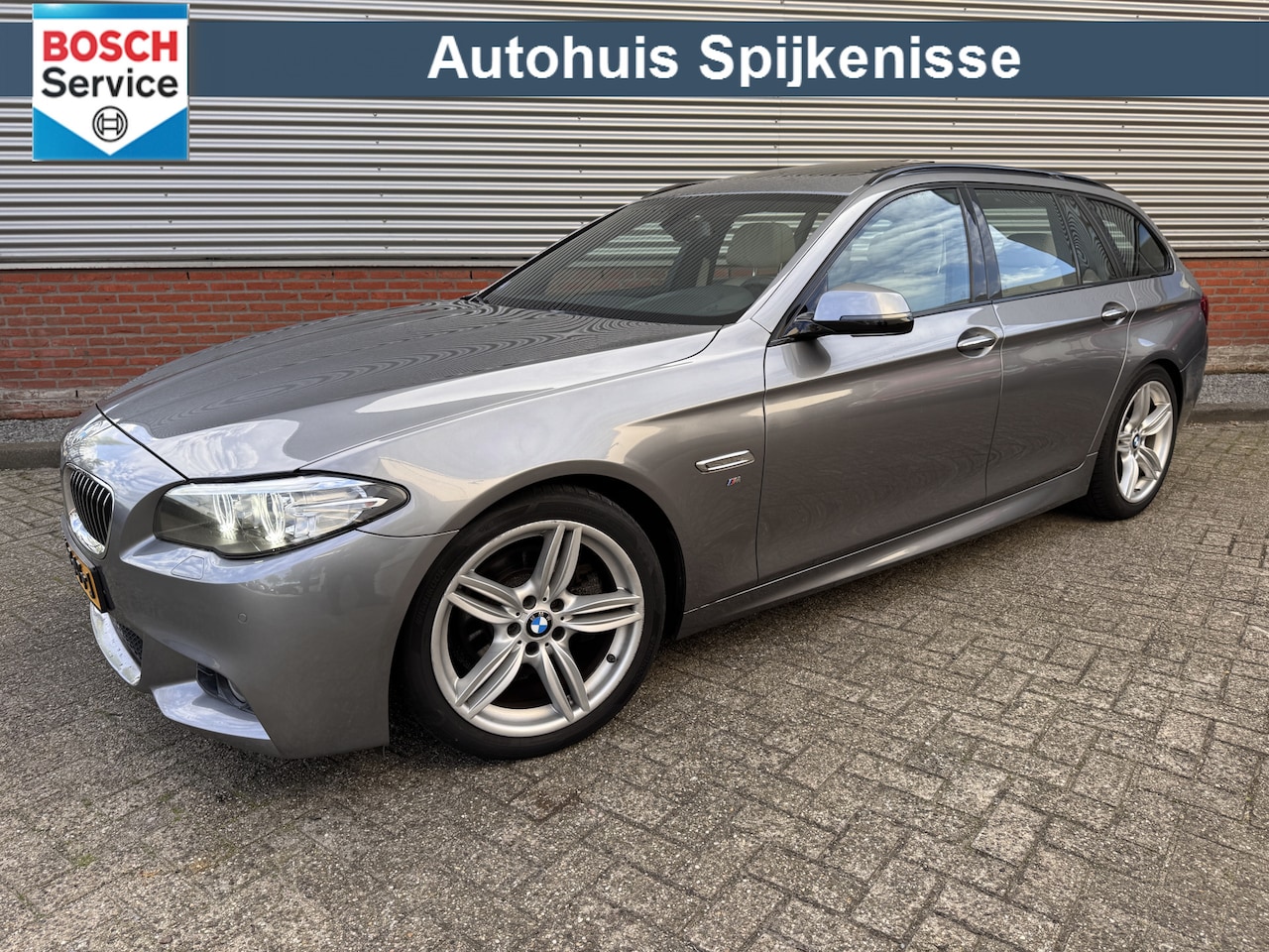 BMW 5-serie Touring - 520i High Executive | M-Sport | Trekhaak | Panoramadak | - AutoWereld.nl