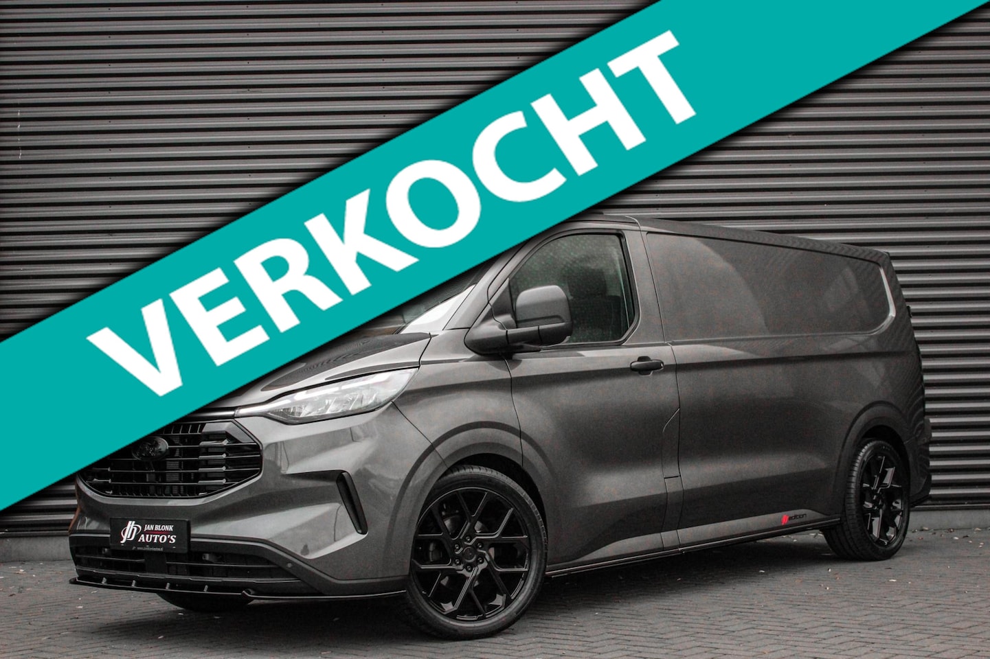 Ford Transit Custom - 320 2.0 TDCI L2H1 AUTOMAAT 170PK JB- EDITION / FULL BLACK / APPLE CARPLAY / 3- ZITS / MY20 - AutoWereld.nl
