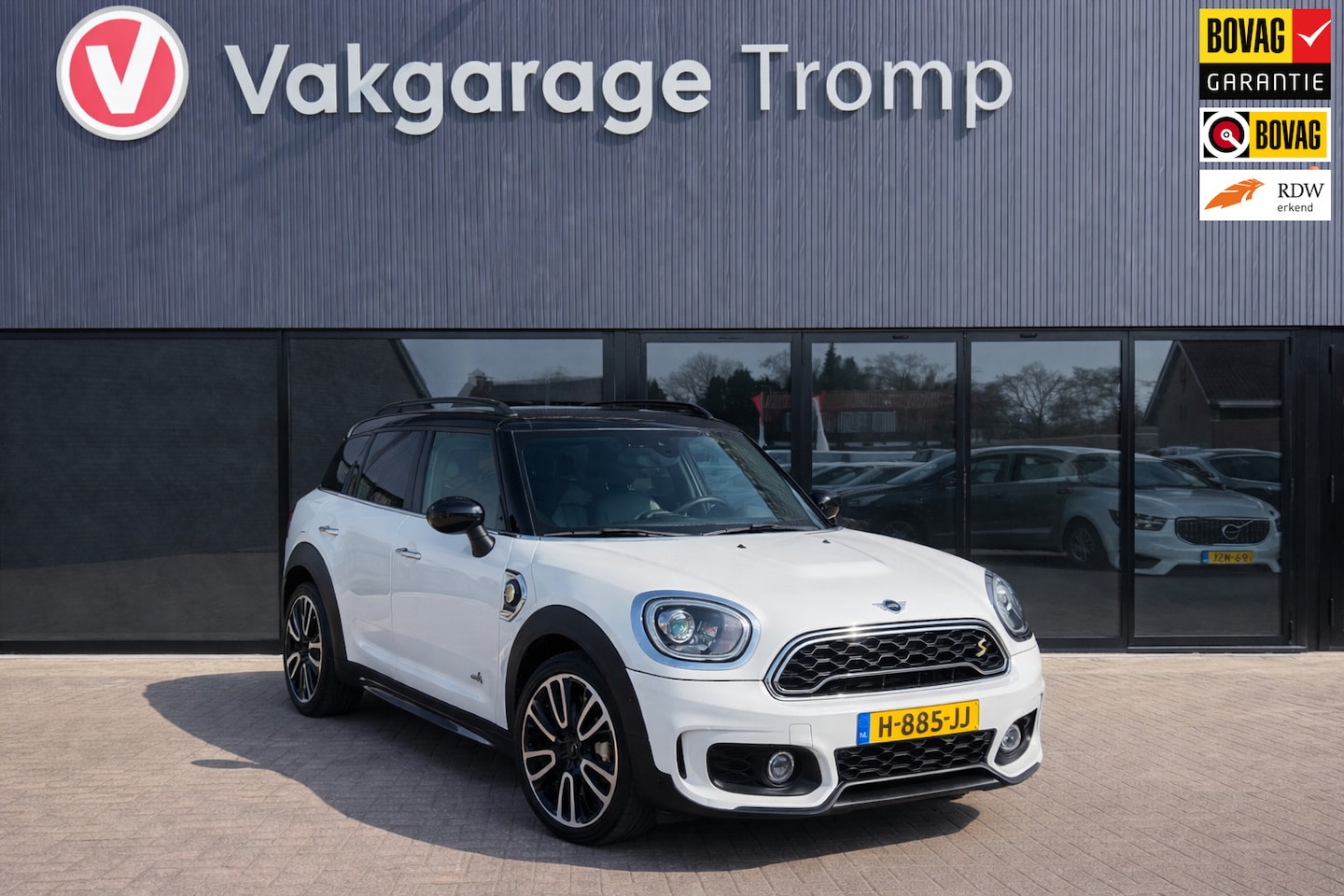 MINI Countryman - 1.5 Cooper S E ALL 4 | Pano | JCW | Leder - AutoWereld.nl
