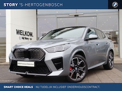 BMW iX2 - eDrive20 High Executive M Sport / Panoramadak / Sportstoelen / M Adaptief onderstel / Stuu