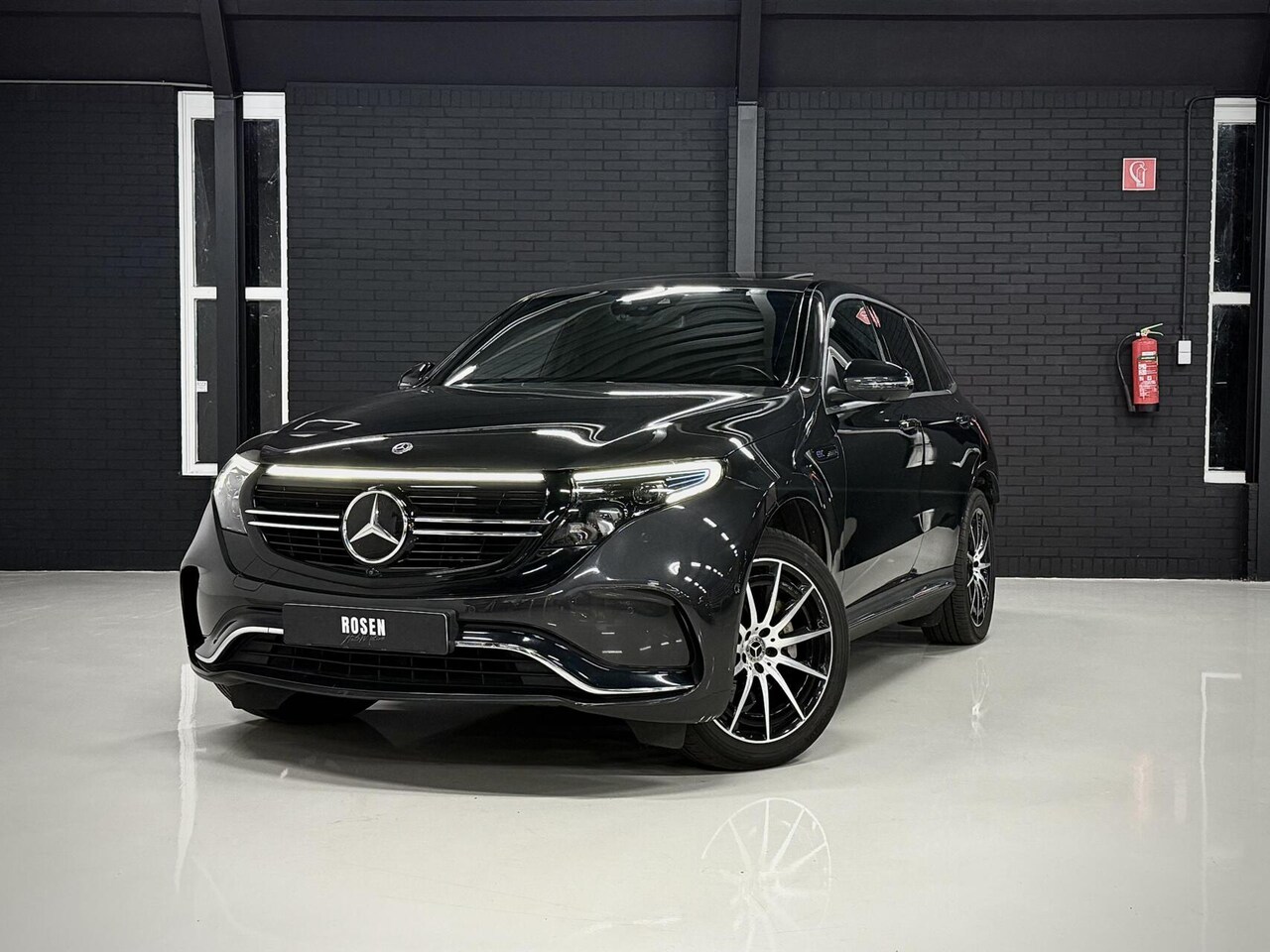 Mercedes-Benz EQC - 400 4MATIC|AMG|PANO|ACC|360|MEMORY|SFEER|KEYLESS|HUD - AutoWereld.nl