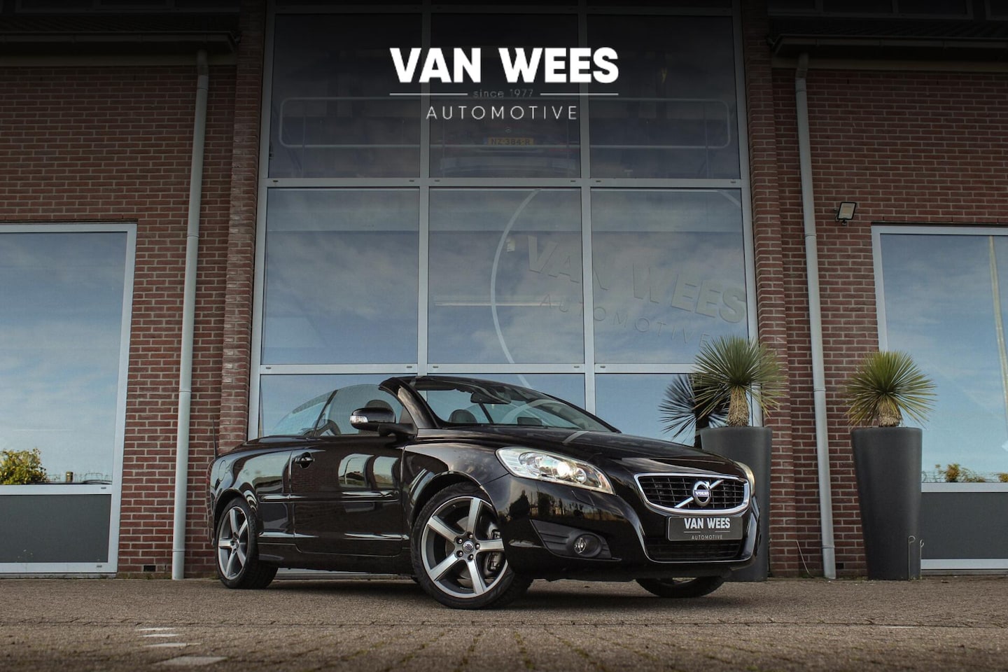 Volvo C70 Convertible - 2.5 T5 Summum | BLIS | 18 inch | Xenon | Premium Sound | Memory | Navigatie | Stoelverwarm - AutoWereld.nl