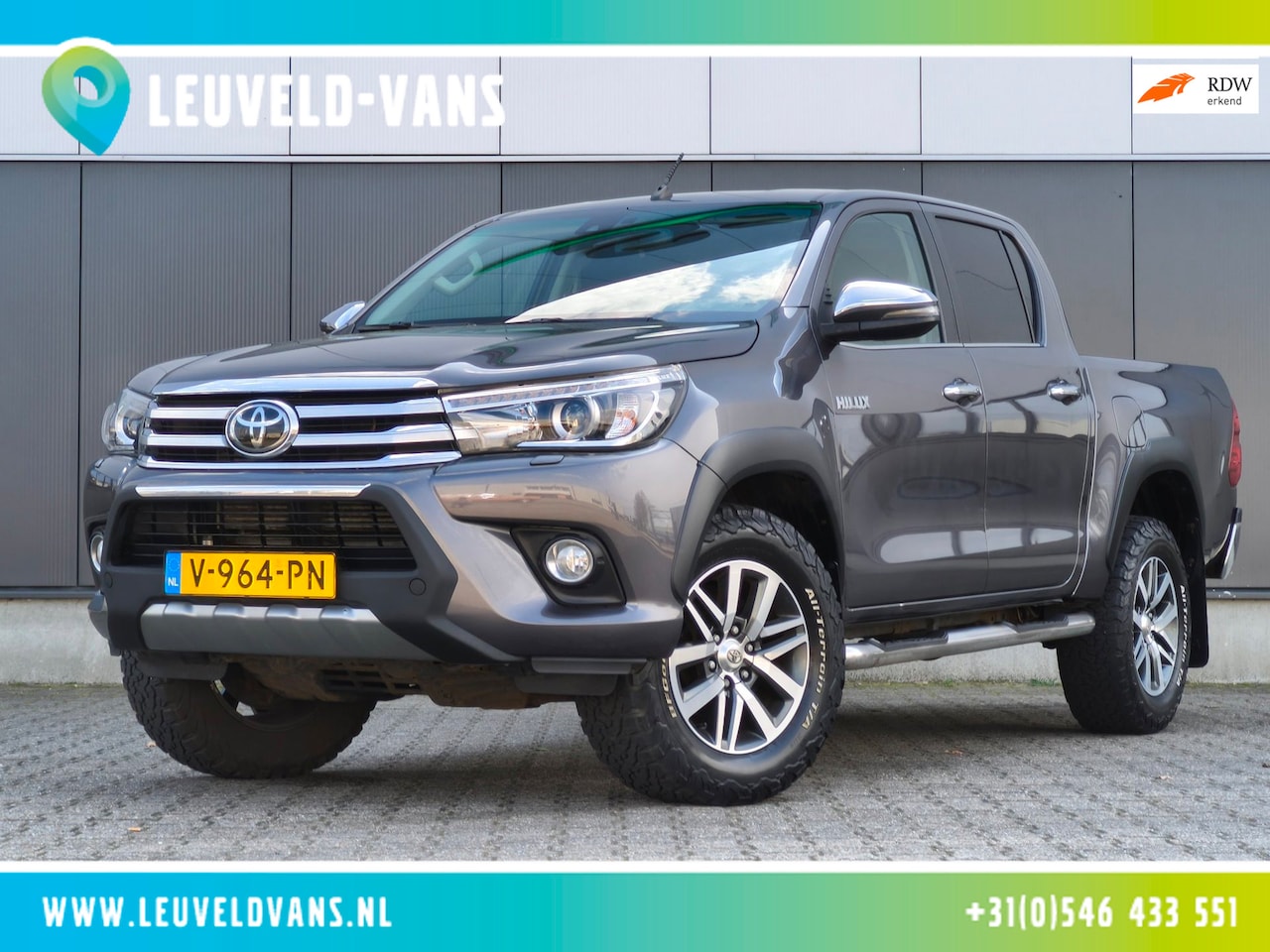 Toyota HiLux - 2.4 D-4D-F DOUBLE CAB AUTOMAAT LEER 3200KG TREKHAAK CLIMATE CRUISE - AutoWereld.nl