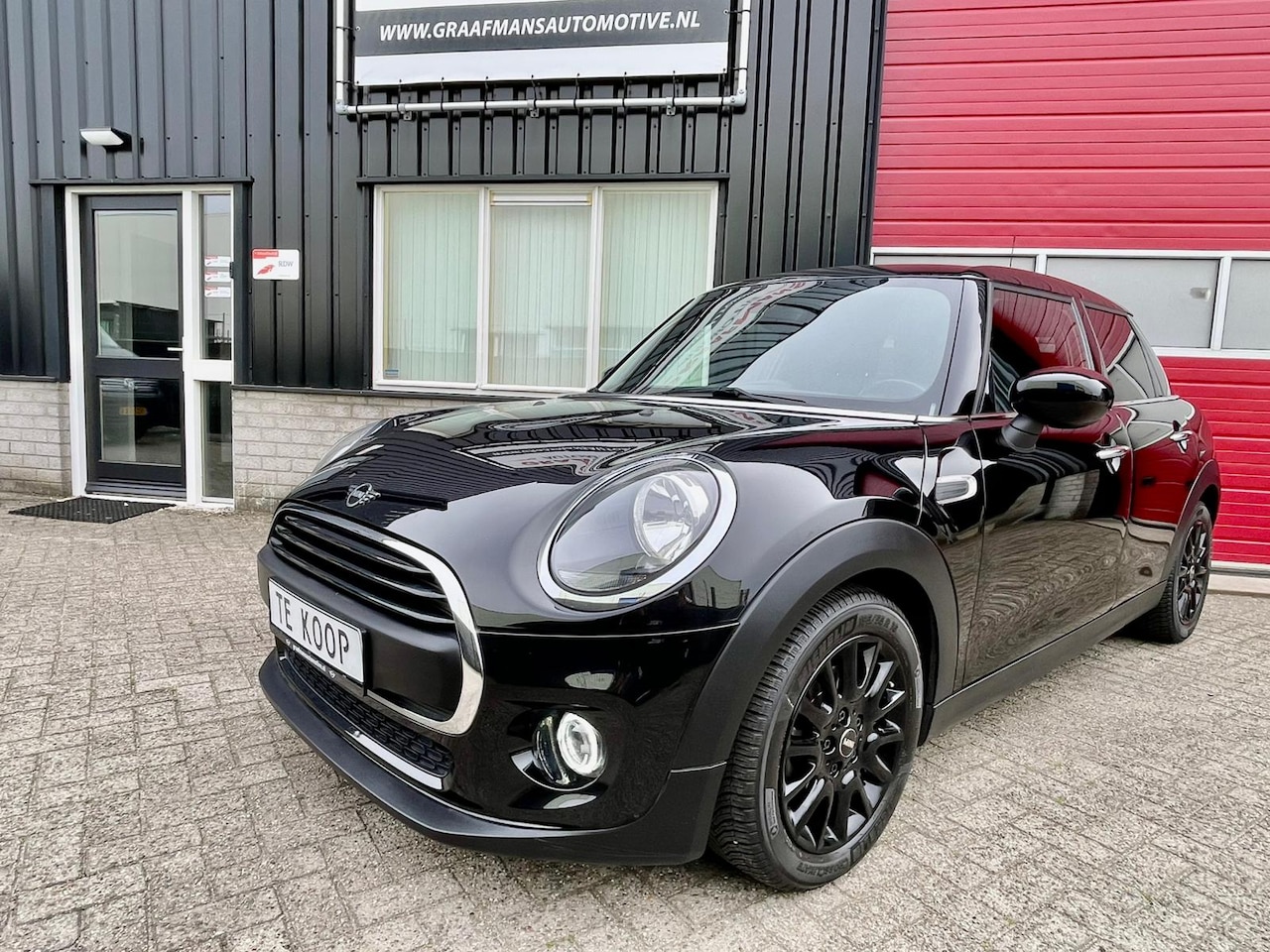 MINI Mini - 1.5 One Business Edition Mini Cooper 5 deurs AUTOMAAT, bj. 2020, 92.000km, zwart, PDC etc. - AutoWereld.nl