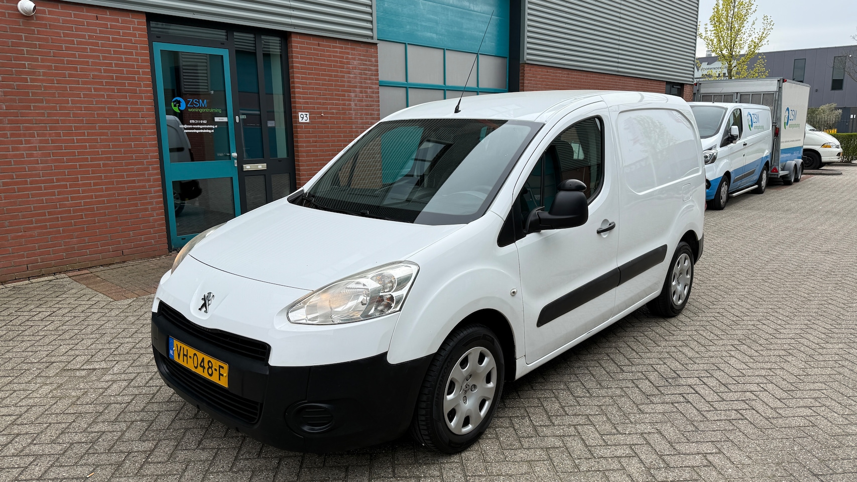 Peugeot Partner - 120 1.6 e-HDI L1 Navteq 2Tronic Elec. ramen, Bluetooth audio, draadloos opladen, airco, cv, elec. spiegels - AutoWereld.nl