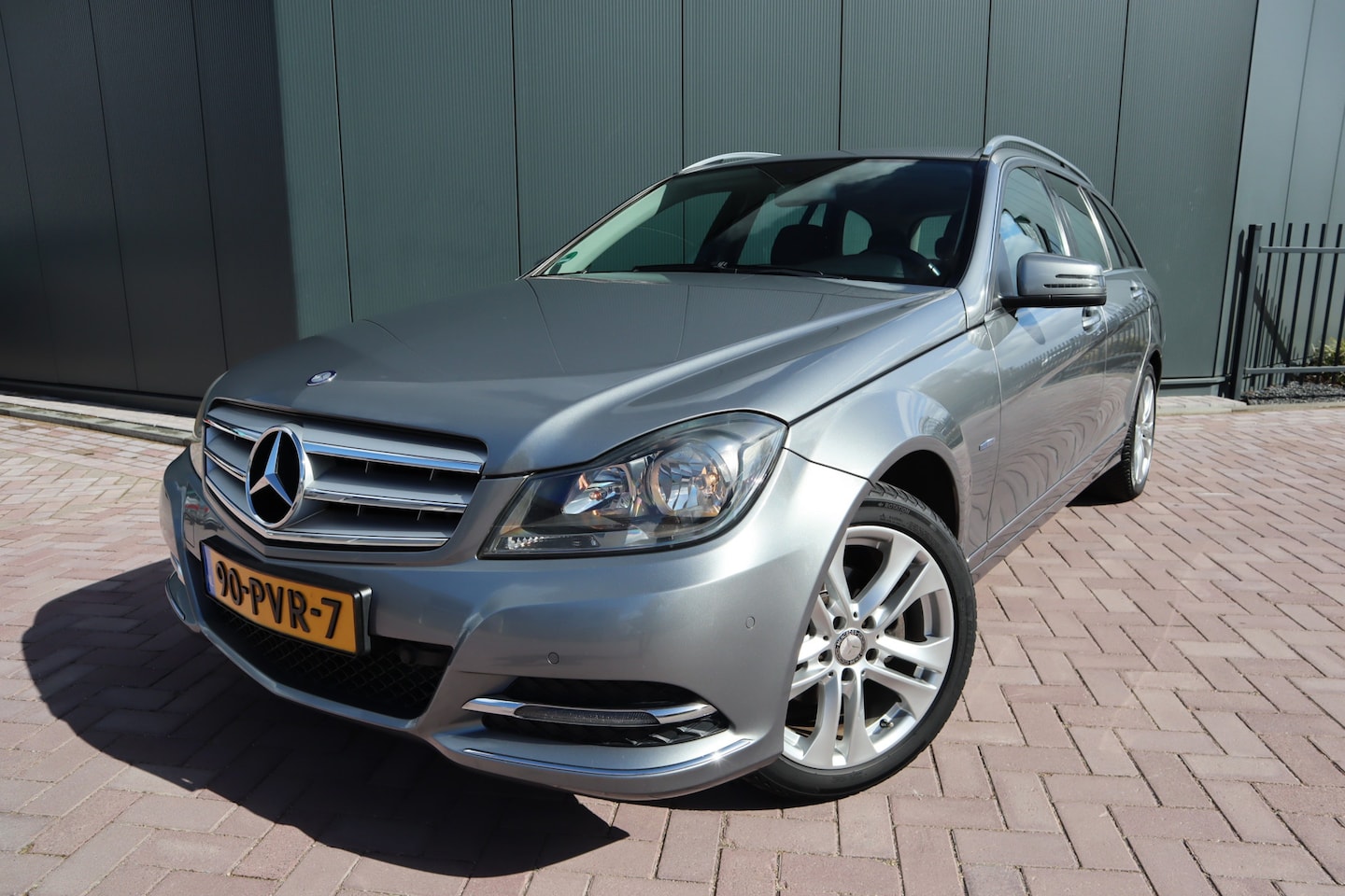 Mercedes-Benz C-klasse Estate - 180 Business Class Avantgarde Automaat Facelift  Half leder Navigatie   Draaibare Trekhaak - AutoWereld.nl