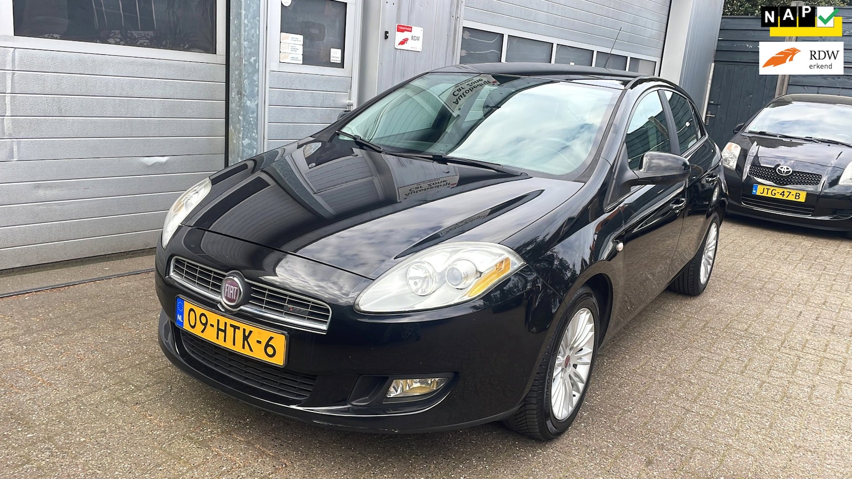 Fiat Bravo - 1.4 T-Jet 120 PK-Clima-Cruise-Trekhaak-New APK - AutoWereld.nl