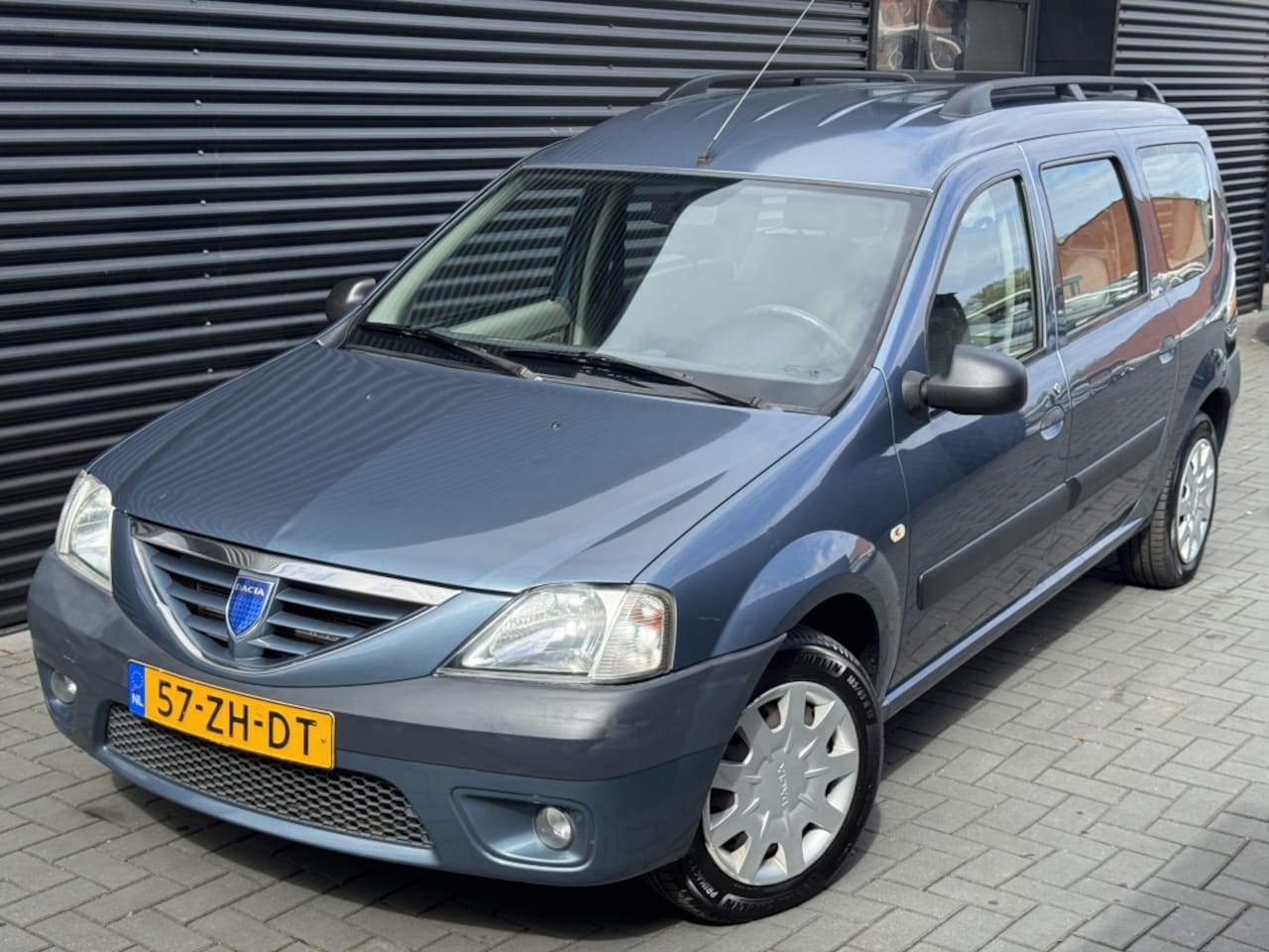 Dacia Logan MCV - 1.6 Ambiance 2006| AIRCO| ELEK PAKKET| TREKHAAK - AutoWereld.nl
