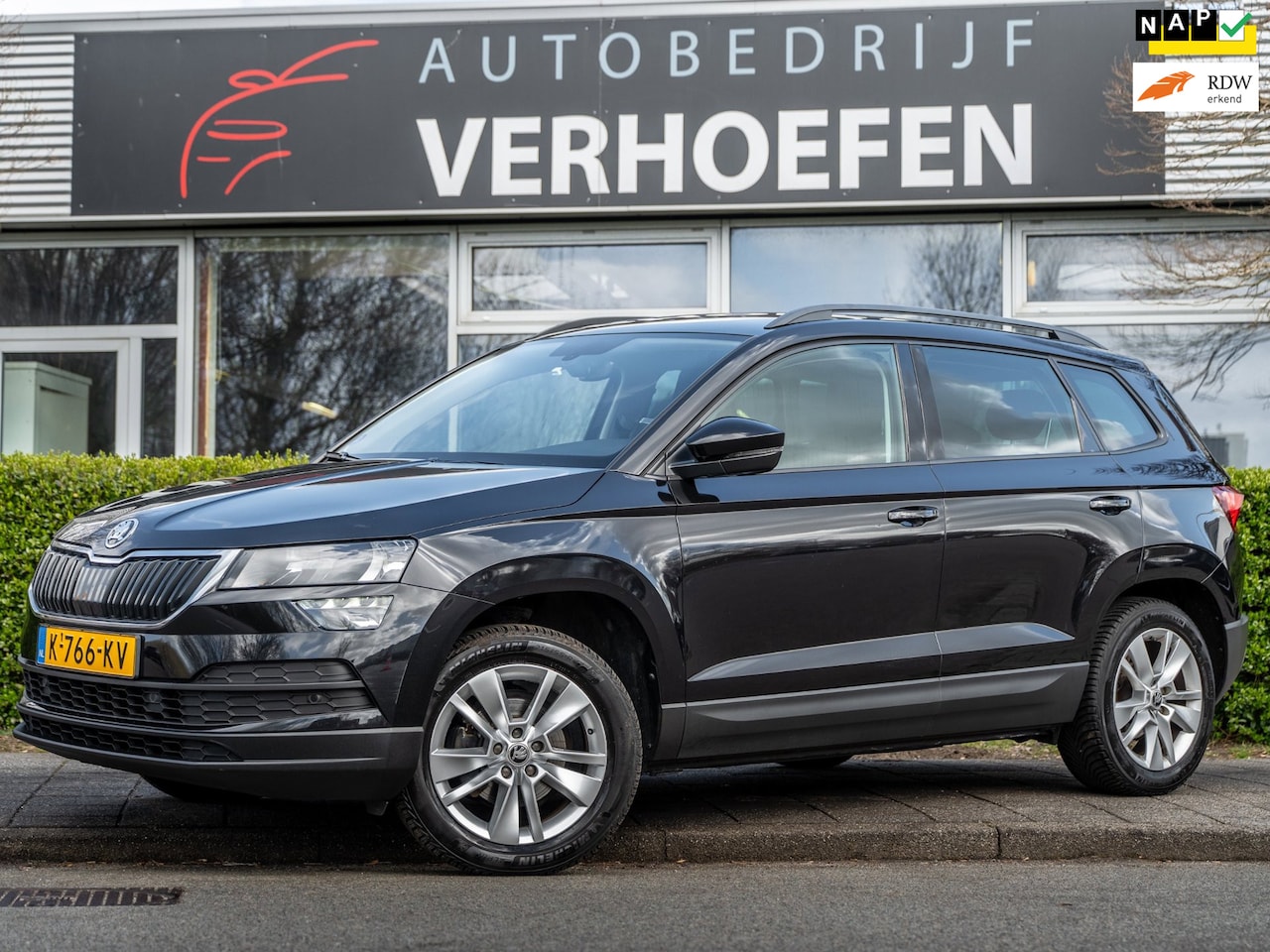 Skoda Karoq - 1.5 TSI ACT Business Edition - AUTOMAAT - PARKEER HULP -ADAPTIVE / LANE ASSIST - INCL BTW - AutoWereld.nl