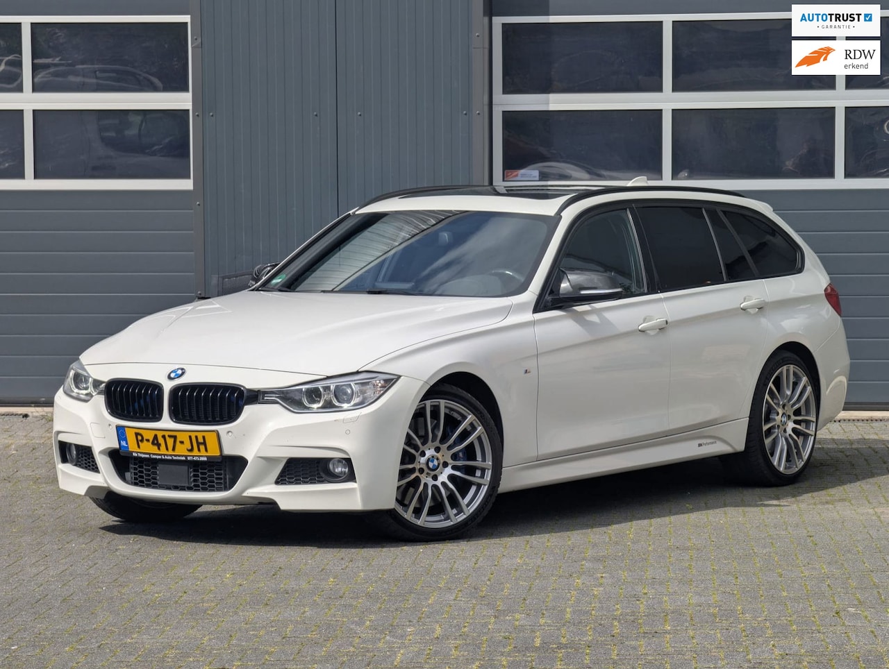 BMW 3-serie Touring - 335i xDrive High Executive M performance carplay pano automaat - AutoWereld.nl