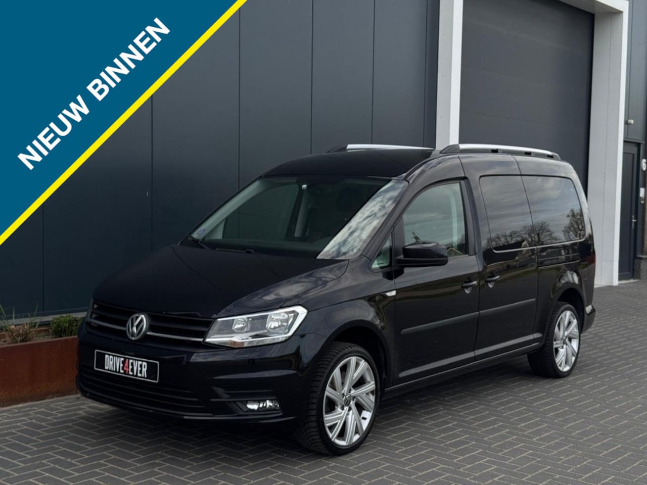 Volkswagen Caddy Maxi - 1.4 TSI Trendline 7p DSG NAVI TREKHAAK PDC CLIMATE ACC SPORTVELG - AutoWereld.nl