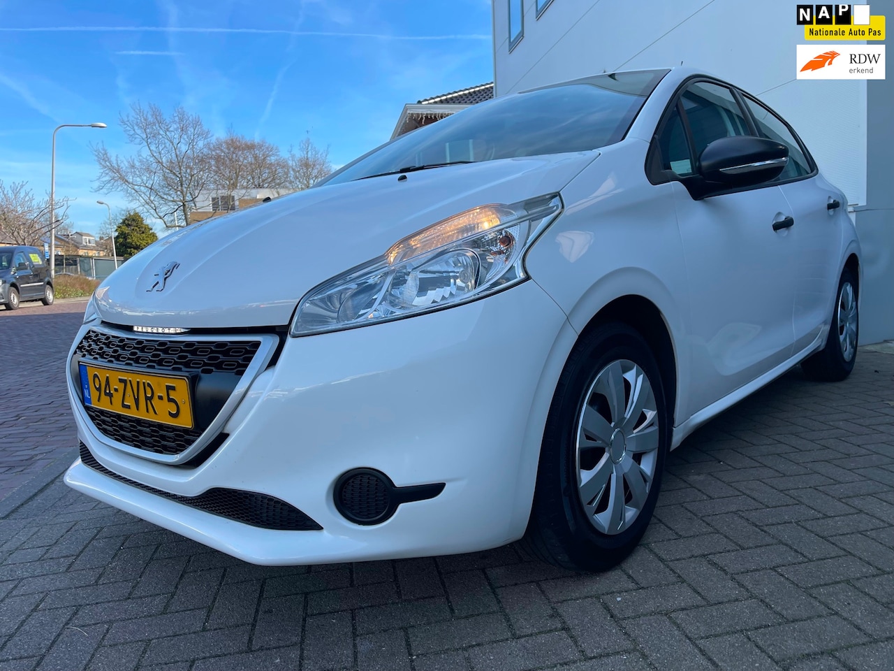 Peugeot 208 - 1.2 VTi Access/Volledig onderhouden/Cruise-c/Elek-pakket/Aux/Bluetooth - AutoWereld.nl