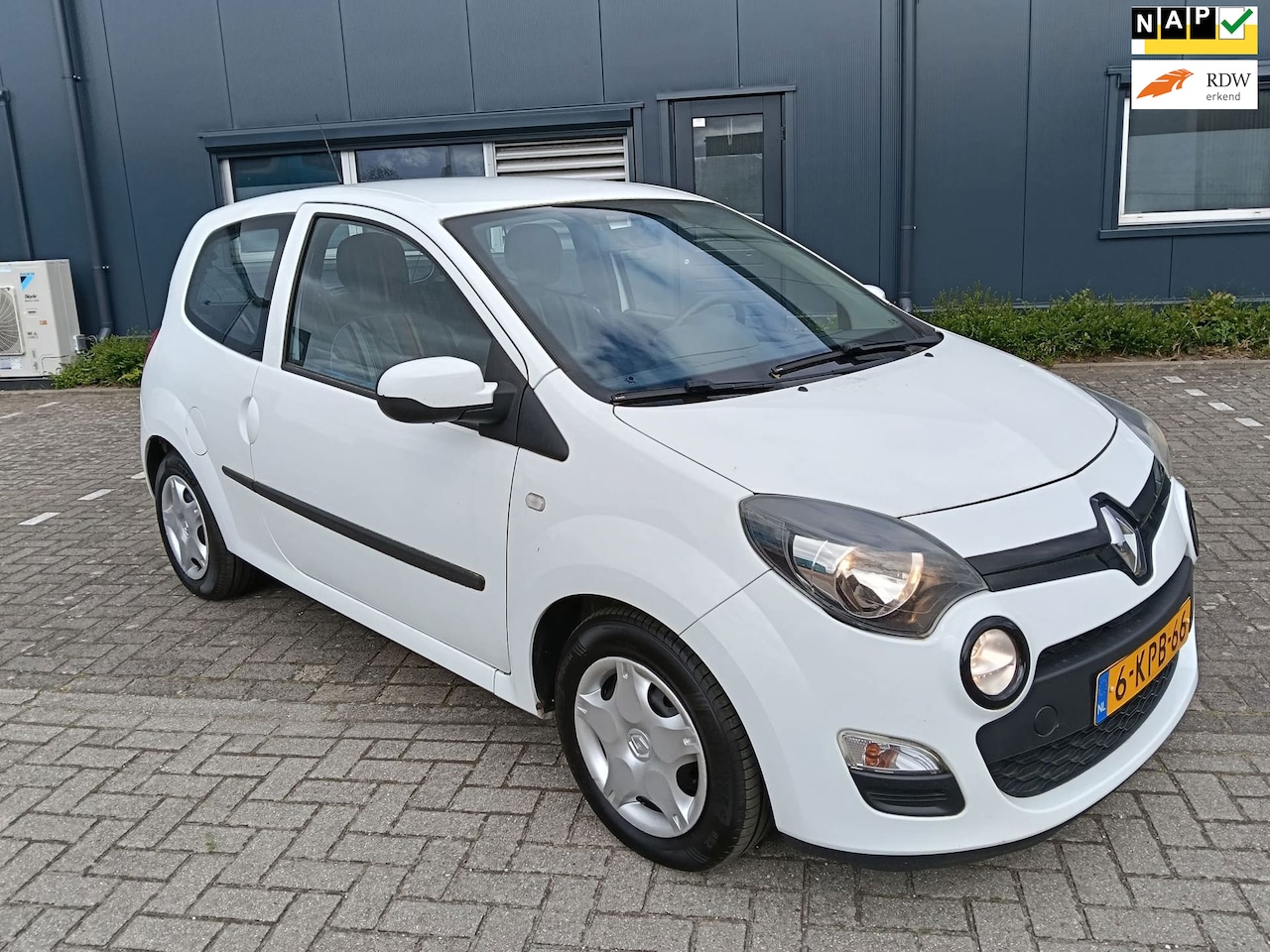 Renault Twingo - 1.2 16V Collection met Nieuwe Apk - AutoWereld.nl