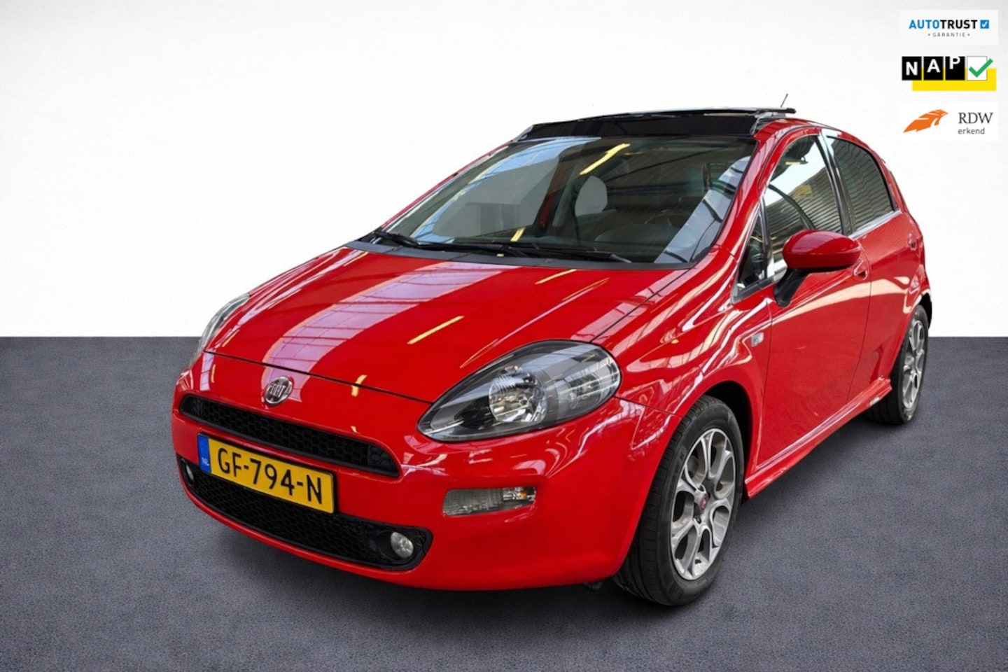 Fiat Punto Evo - 0.9 TwinAir Lounge / 1eigenaar / Pano / NAP / trekhaak/ Vol! - AutoWereld.nl