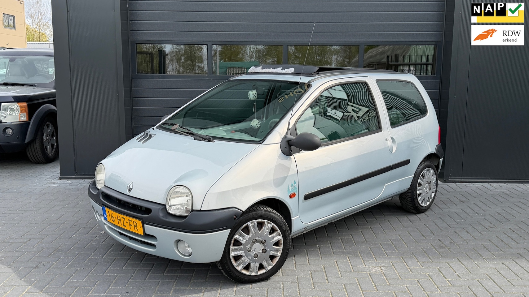 Renault Twingo - 1.2-16V Epicéa Quickshift 5 Automaat|Pano - AutoWereld.nl