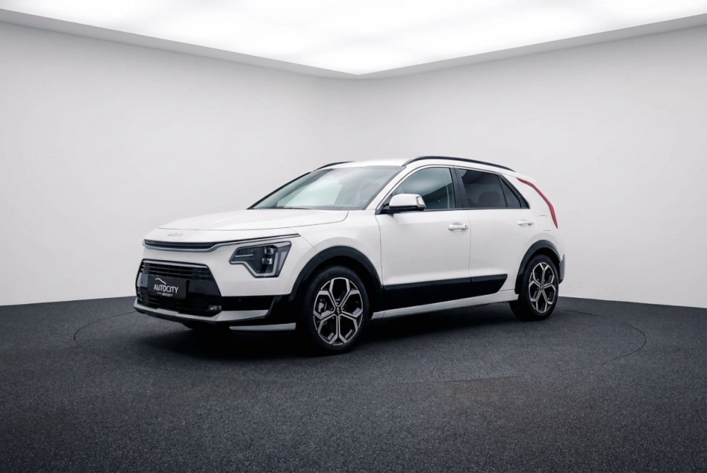 Kia Niro - 1.6 GDi HEV Hybrid DynamicLine Camera l Adaptive Cruise l Blinds - AutoWereld.nl