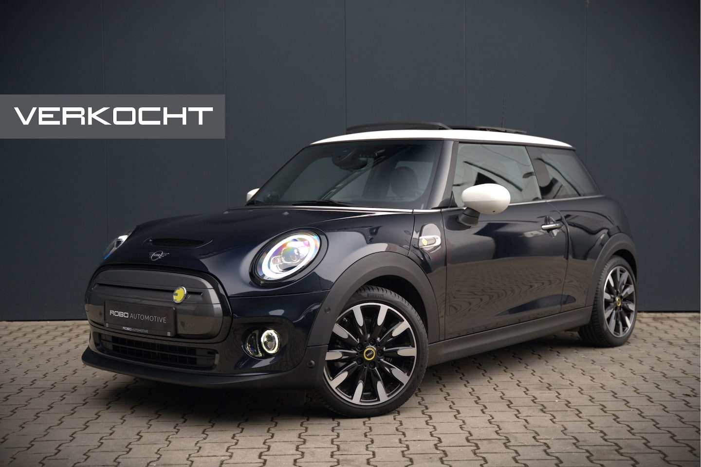 MINI Mini-Electric - Yours 33 kWh | Panoramadak | Harman Kardon | Head-Up Display | Union Jack | Stoelverwarmin - AutoWereld.nl