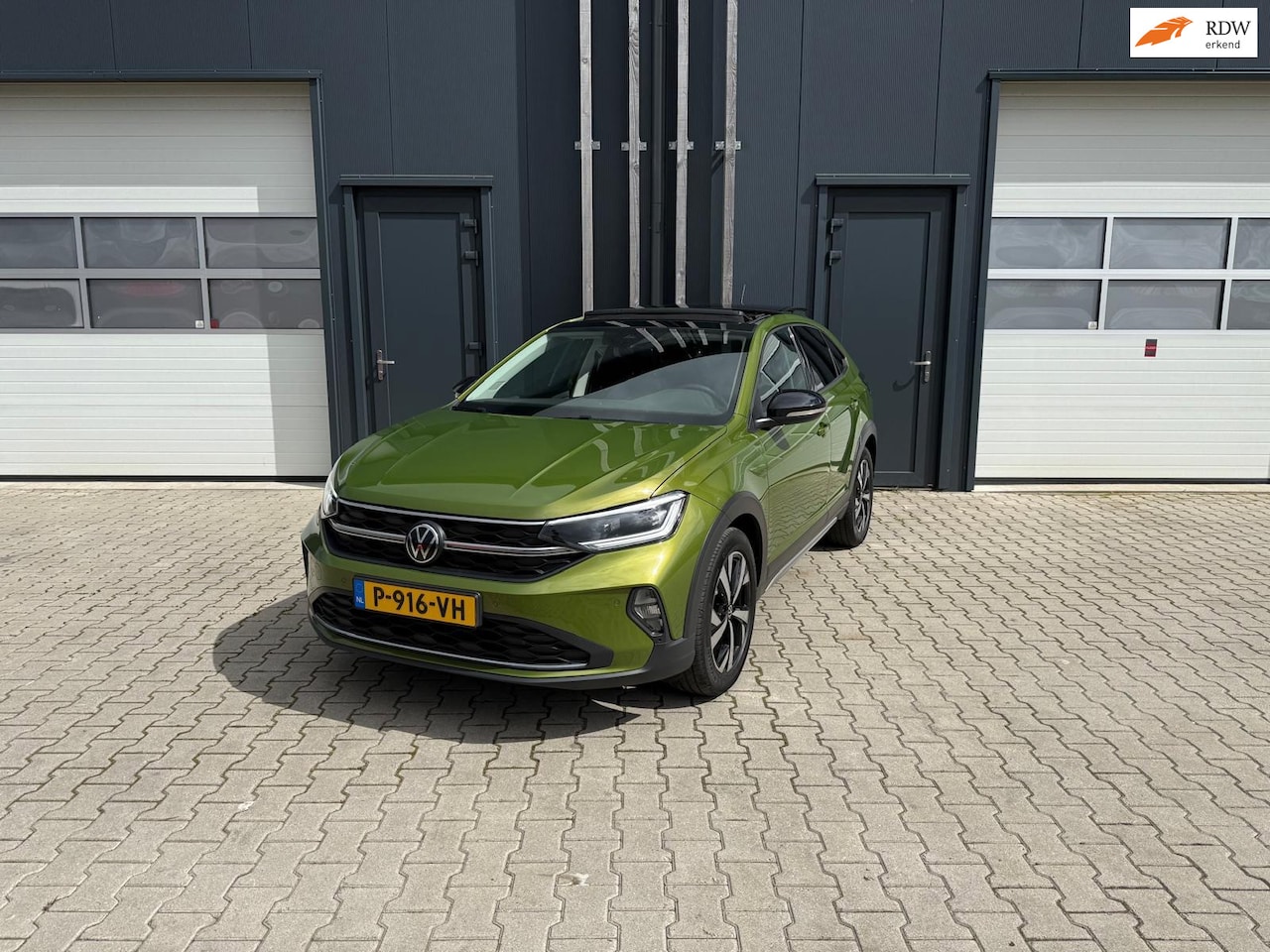 Volkswagen Taigo - 1.0 TSI Style / panodak / virtual / keyless / automaat / camera - AutoWereld.nl