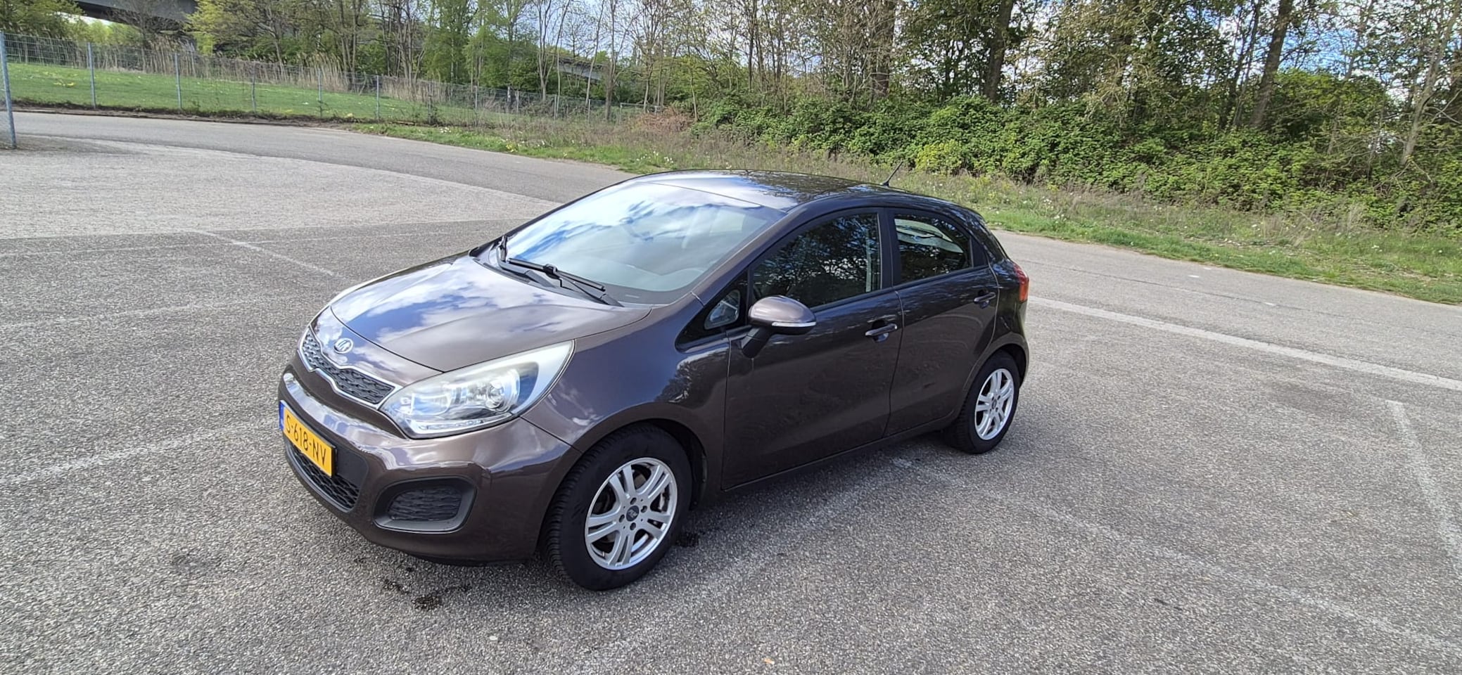 Kia Rio - 1.2 CVVT Comfort Pack stoelverwarming en start stop systeem - AutoWereld.nl