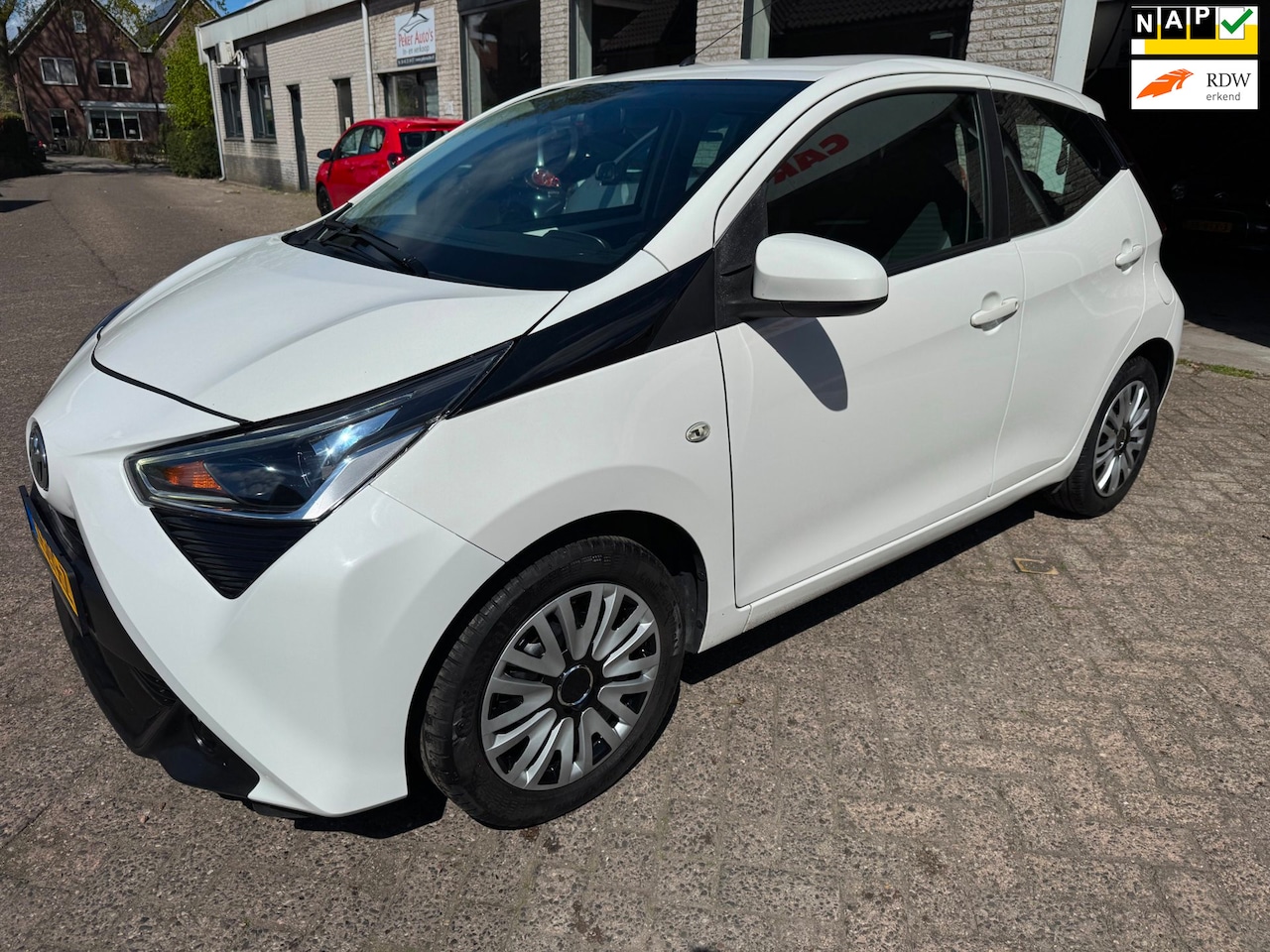 Toyota Aygo - 1.0 VVT-i x-play AIRCO ORG 61879 KM NAP KLEINE BEURT GEHAD NW APK LUXE UITVOERING NETTE ST - AutoWereld.nl