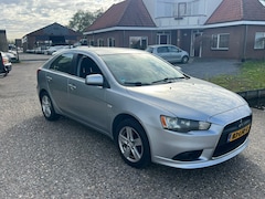 Mitsubishi Lancer Sportback - 1.5 Edition One met schade