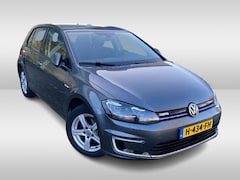 Volkswagen e-Golf - e-Golf / Warmtepomp / Camera / Virtual Cockpit / Navigatie / 16'' / DAB / Stoelverwarming