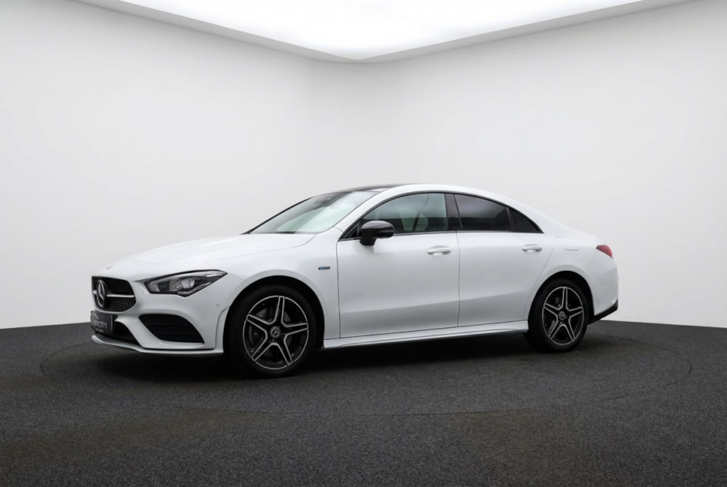 Mercedes-Benz CLA-Klasse - 250 e AMG Line l Pano l Camera l Night pakket - AutoWereld.nl