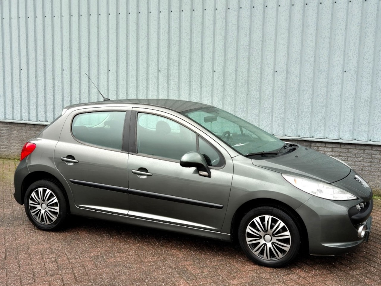 Peugeot 207 - 1.4 VTI XR Airco onderhoudsboekje erbij - AutoWereld.nl