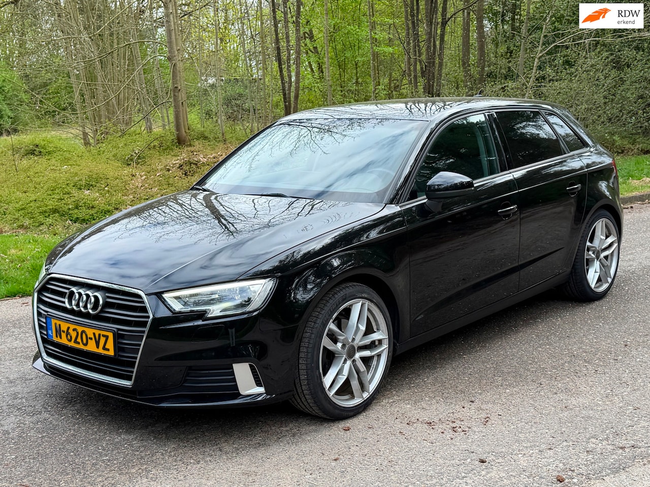 Audi A3 Sportback - 35 TFSI CoD 1.5 Design Pro Line Plus 2019 Zwart - AutoWereld.nl