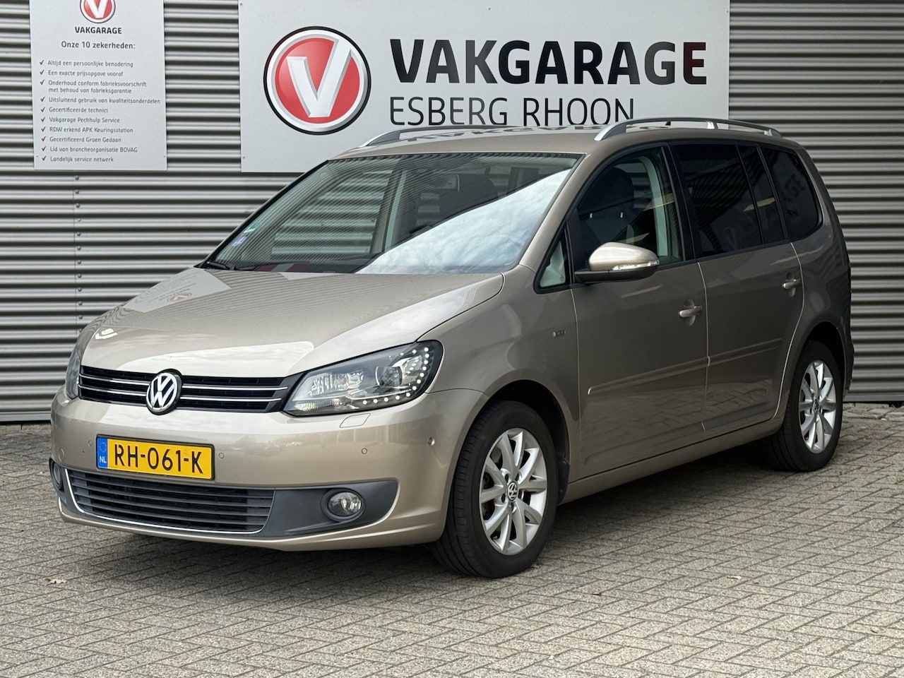 Volkswagen Touran - 1.4 TSI Highline DSG XENON,TREKHAAK - AutoWereld.nl