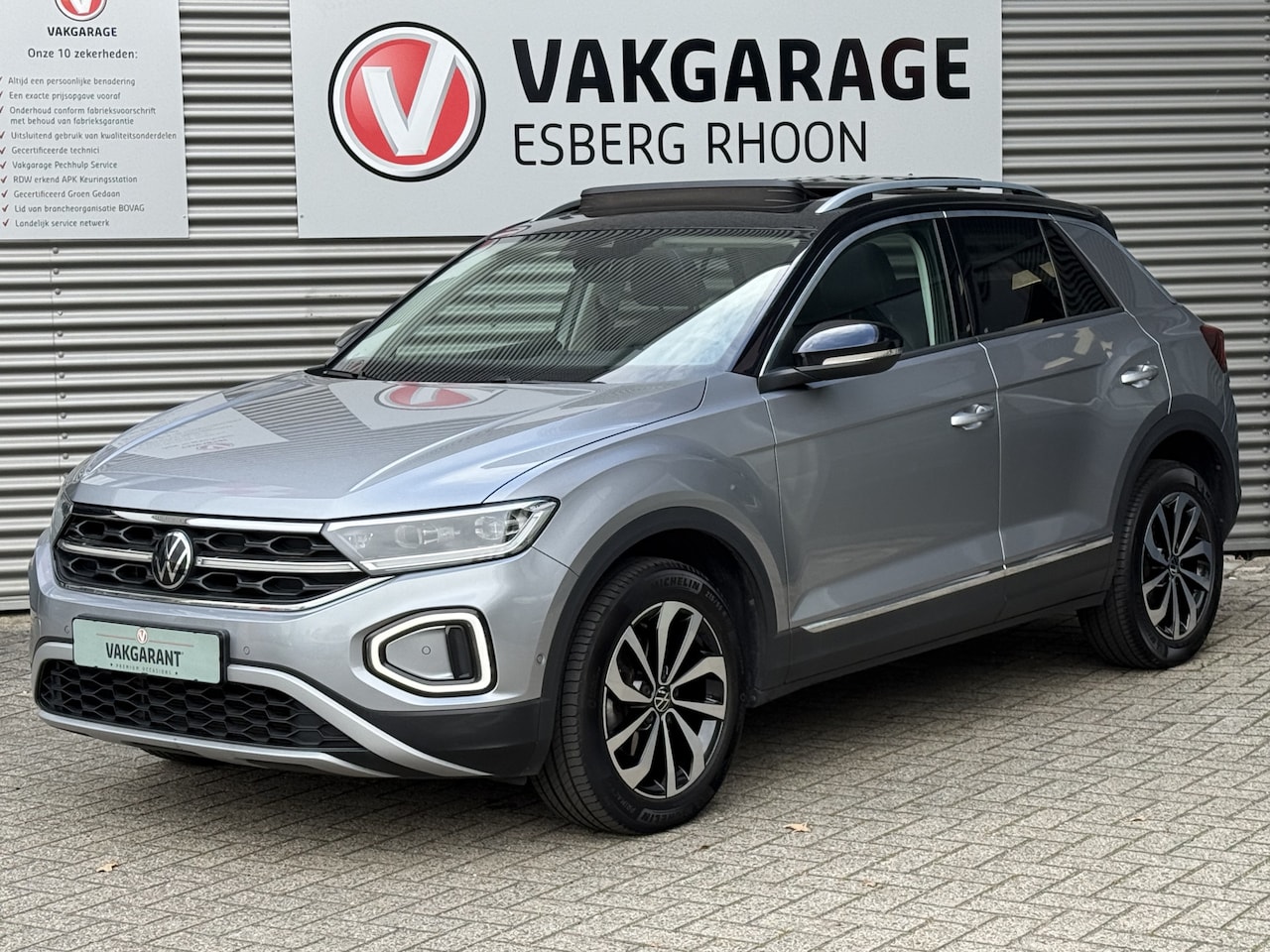 Volkswagen T-Roc - 1.5 TSI Style NAV/CAM,PANO,MATRIX,DODEHOEK - AutoWereld.nl