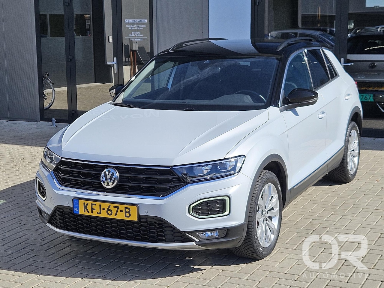 Volkswagen T-Roc - 1.5 TSI Sport Plus Two Tone Automaat Carplay - AutoWereld.nl
