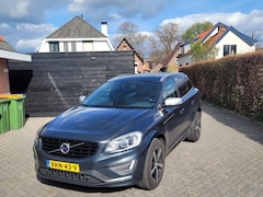Volvo XC60 - 2.0 D4 FWD R-Design Volvo XC60 2.0 D4 FWD R-Disign Grijs met Grijskenteken